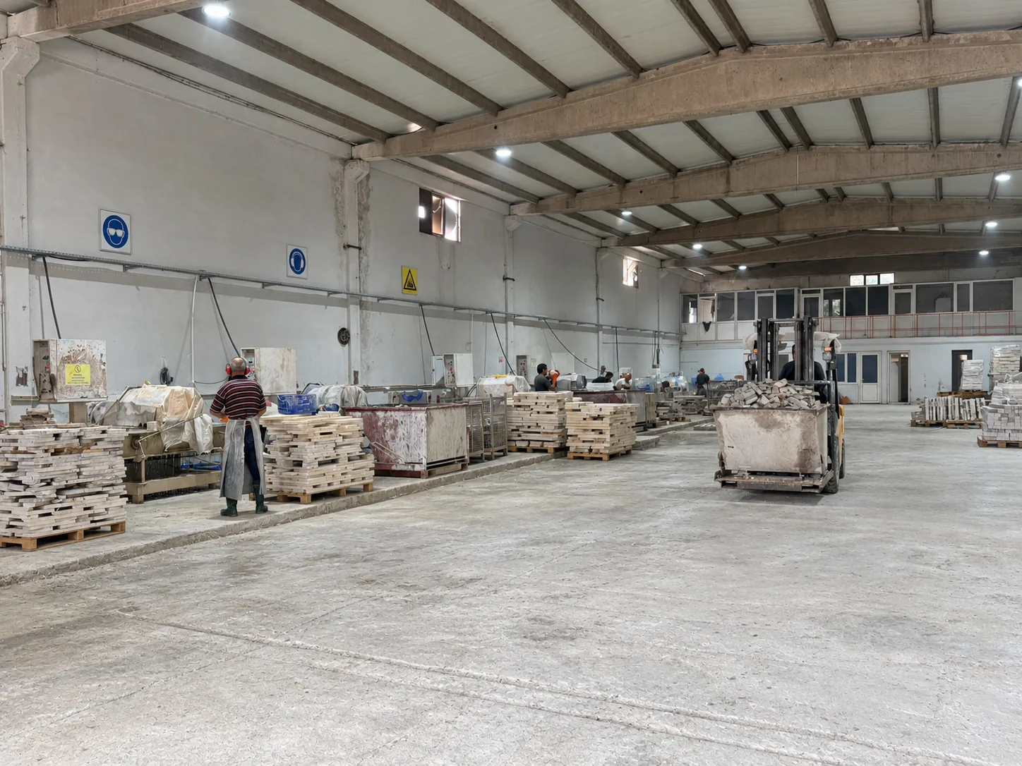 Lidamer Stone factory, The production floor